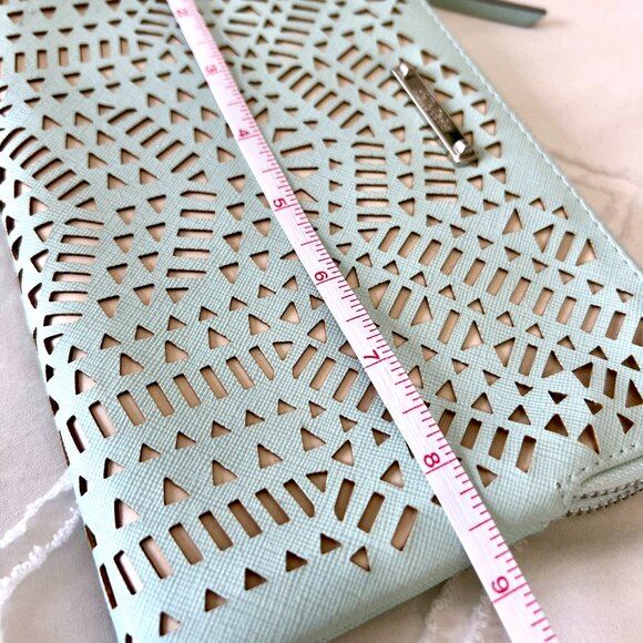 NWOT Mint Green Stella & Dot Double Zip Clutch w/Laser Cut Design - Picture 8 of 9